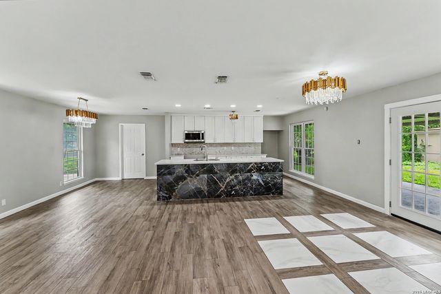 5055 Galahad, San Antonio, TX 78218