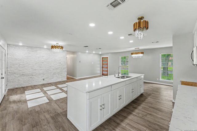 5055 Galahad, San Antonio, TX 78218