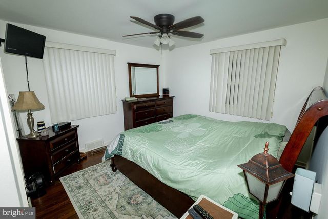 301 LINCOLN AVE, Paulsboro, NJ 08066