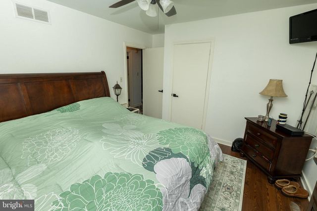 301 LINCOLN AVE, Paulsboro, NJ 08066