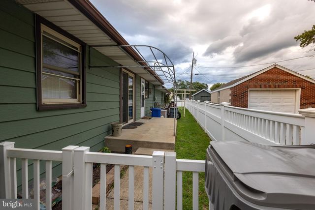 301 LINCOLN AVE, Paulsboro, NJ 08066