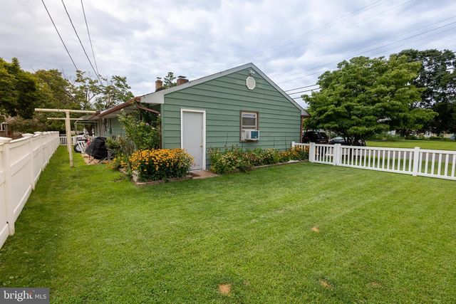 301 LINCOLN AVE, Paulsboro, NJ 08066