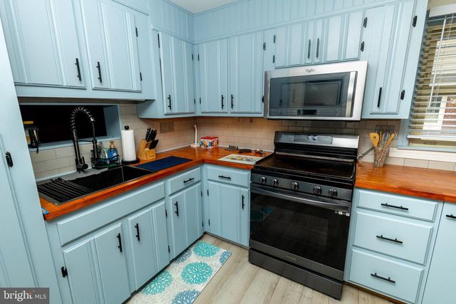 301 LINCOLN AVE, Paulsboro, NJ 08066