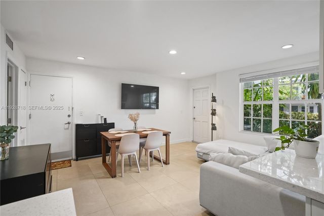 940 7th St 940B, Miami Beach, FL 33139