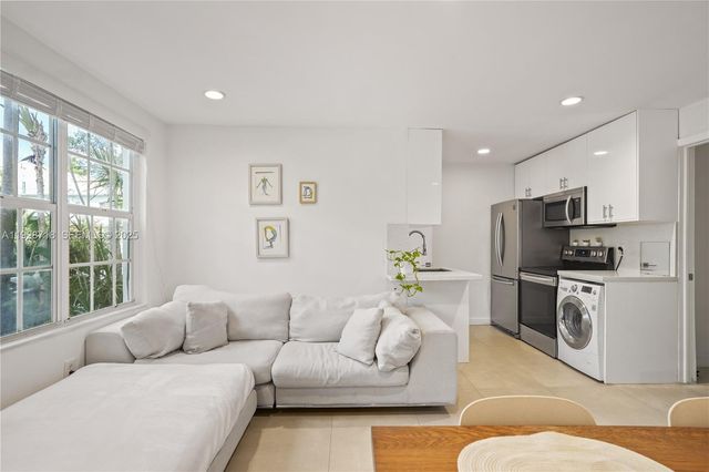 940 7th St 940B, Miami Beach, FL 33139