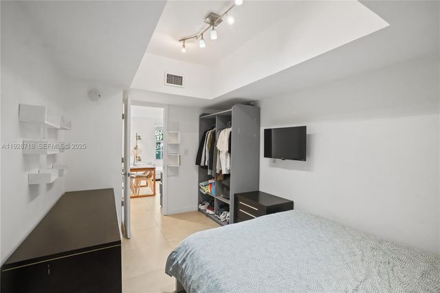 940 7th St 940B, Miami Beach, FL 33139