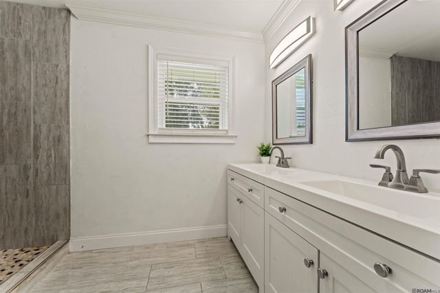1088 Sinclair Dr, Baton Rouge, LA 70815