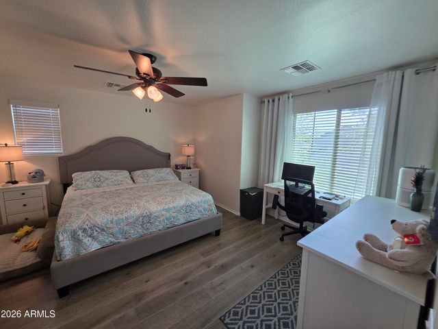 2170 W SCULLY Drive, Phoenix, AZ 85023