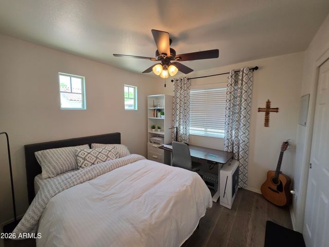 2170 W SCULLY Drive, Phoenix, AZ 85023