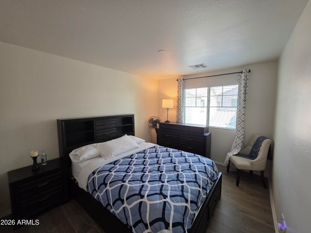 2170 W SCULLY Drive, Phoenix, AZ 85023