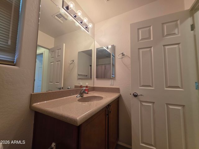 2170 W SCULLY Drive, Phoenix, AZ 85023