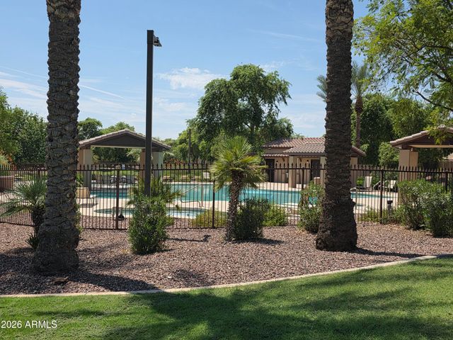 2170 W SCULLY Drive, Phoenix, AZ 85023
