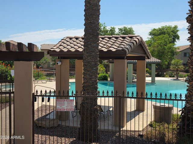 2170 W SCULLY Drive, Phoenix, AZ 85023