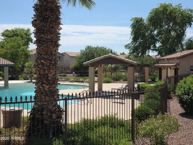 2170 W SCULLY Drive, Phoenix, AZ 85023