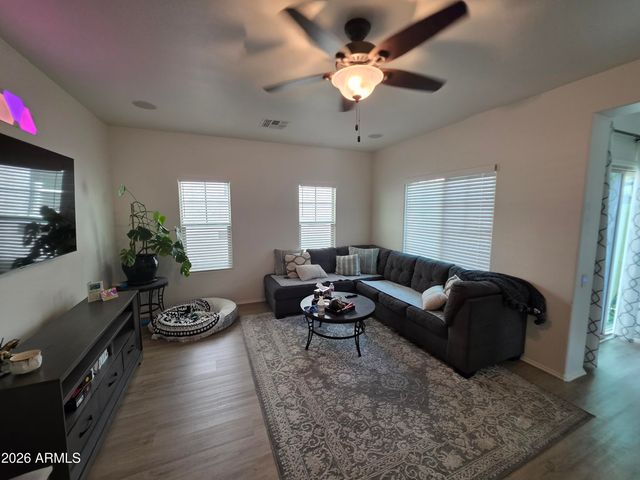 2170 W SCULLY Drive, Phoenix, AZ 85023