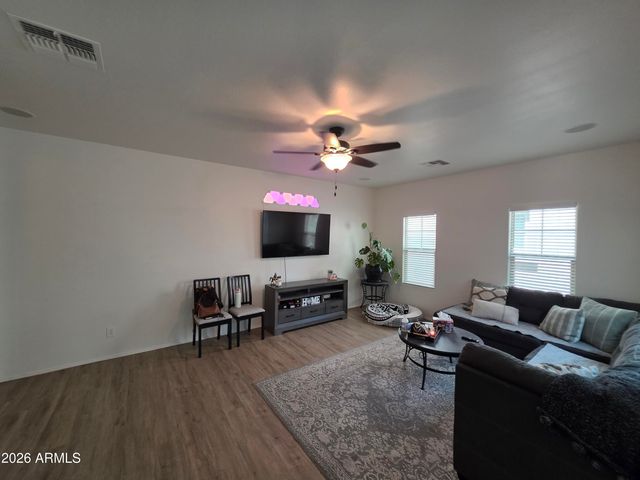 2170 W SCULLY Drive, Phoenix, AZ 85023