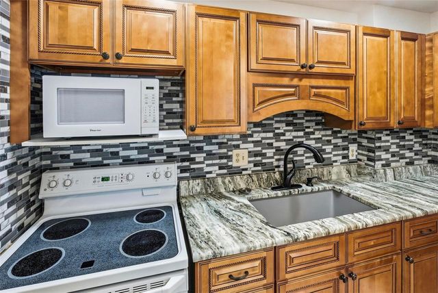 925 N HALIFAX AVENUE 103, Daytona Beach, FL 32118