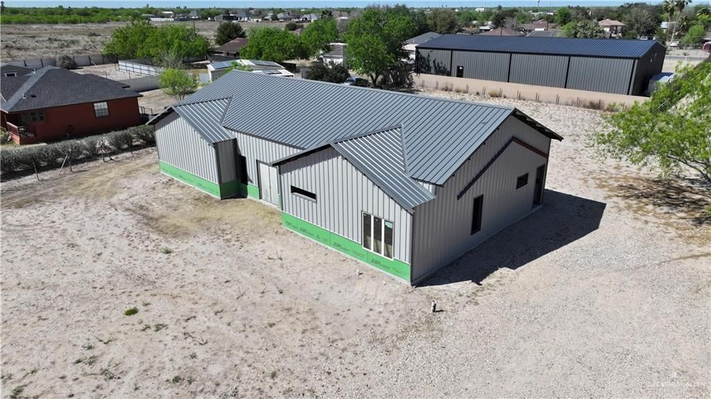 527 E 2nd Street, Sullivan City, TX 78595