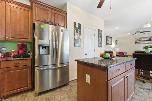 5 Mary Ann DR, Hampton, VA 23666