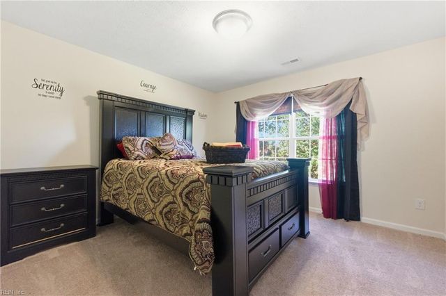 5 Mary Ann DR, Hampton, VA 23666