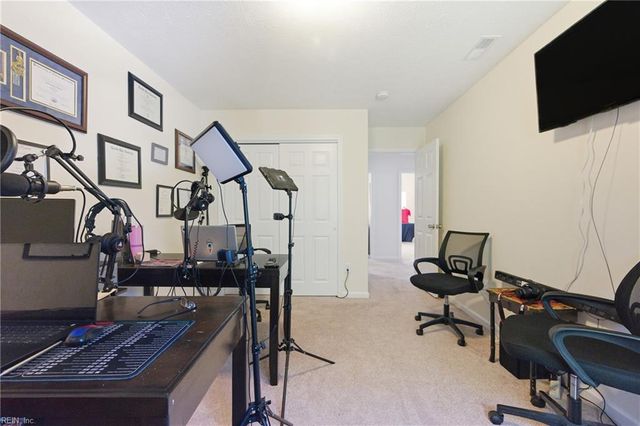 5 Mary Ann DR, Hampton, VA 23666
