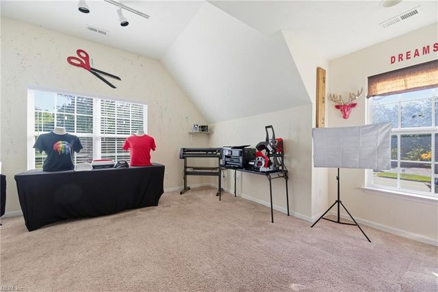 5 Mary Ann DR, Hampton, VA 23666