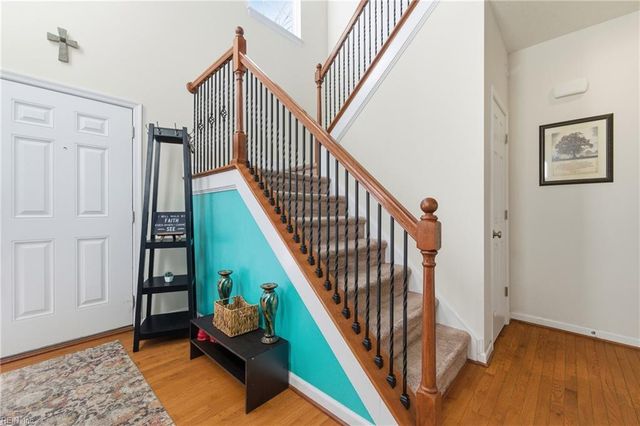 5 Mary Ann DR, Hampton, VA 23666