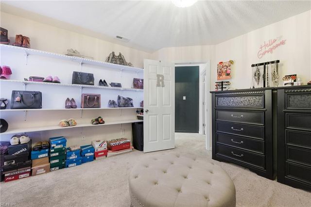 5 Mary Ann DR, Hampton, VA 23666