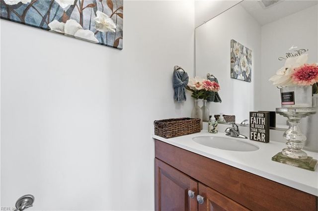 5 Mary Ann DR, Hampton, VA 23666