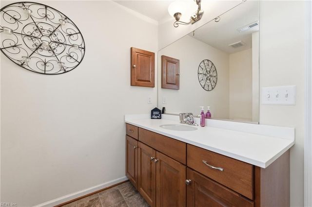5 Mary Ann DR, Hampton, VA 23666