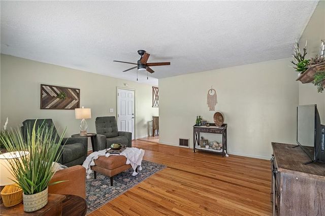 7234 Ridge Avenue, Kansas City, KS 66111