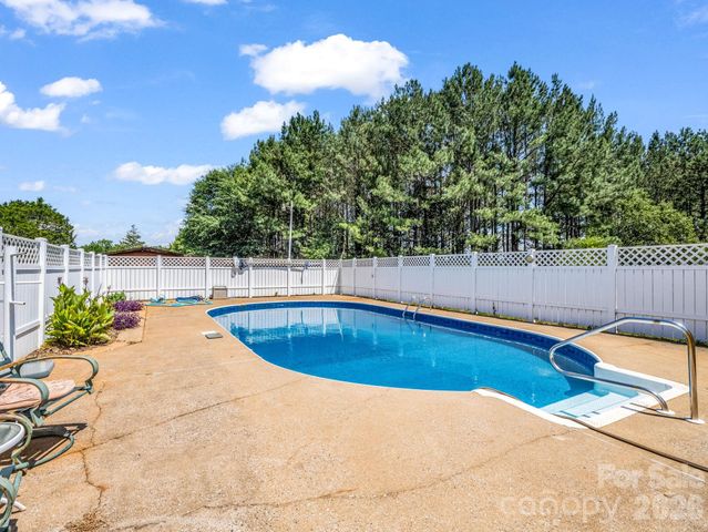 202 Sunset Memorial Road, Forest City, NC 28043