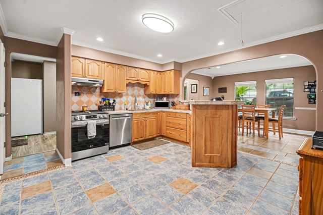 5104 Avenue R, Santa Fe, TX 77510