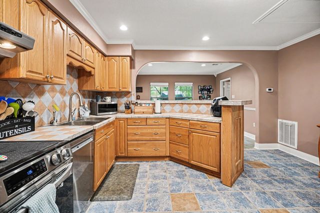 5104 Avenue R, Santa Fe, TX 77510