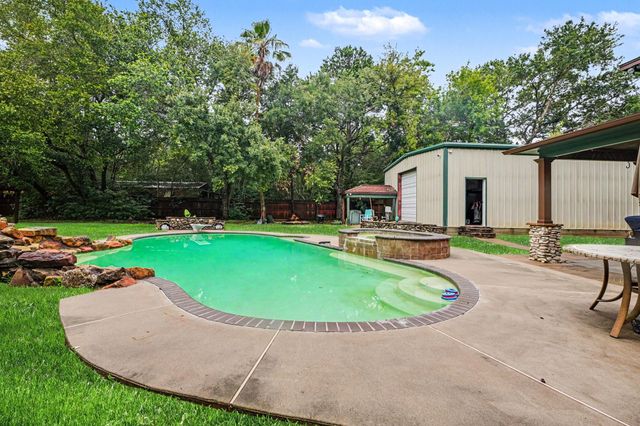 5104 Avenue R, Santa Fe, TX 77510