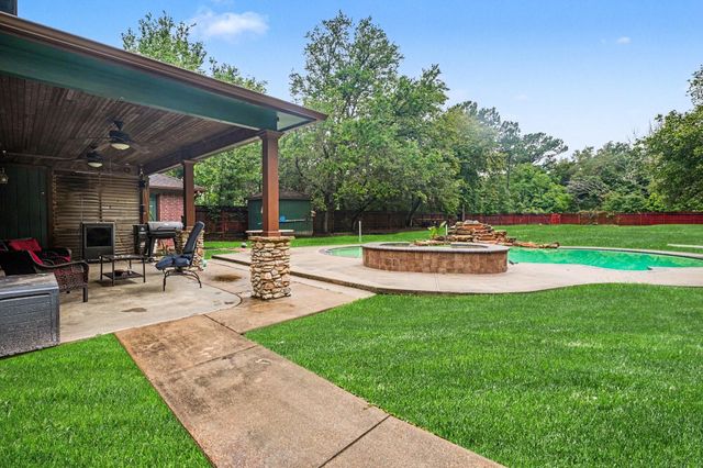 5104 Avenue R, Santa Fe, TX 77510
