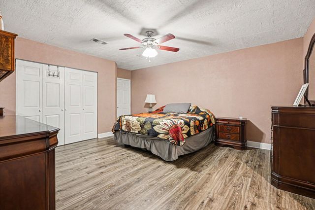 5104 Avenue R, Santa Fe, TX 77510