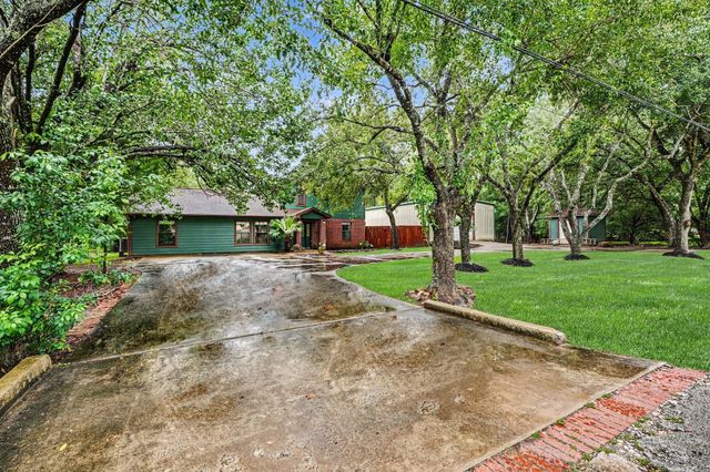 5104 Avenue R, Santa Fe, TX 77510