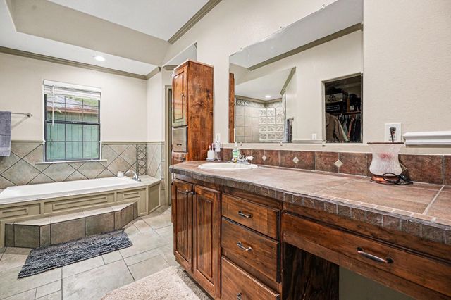 5104 Avenue R, Santa Fe, TX 77510