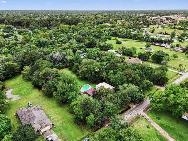 5104 Avenue R, Santa Fe, TX 77510