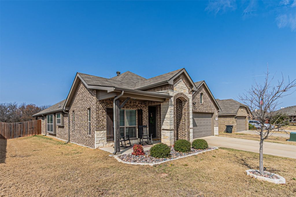 2504 Doe Run, Weatherford, TX 76087 — photo 2