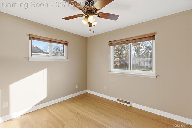 226 W La Salle Avenue, Royal Oak, MI 48073