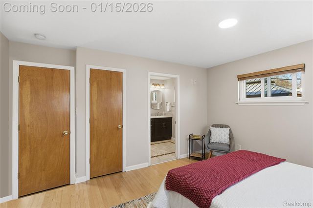 226 W La Salle Avenue, Royal Oak, MI 48073