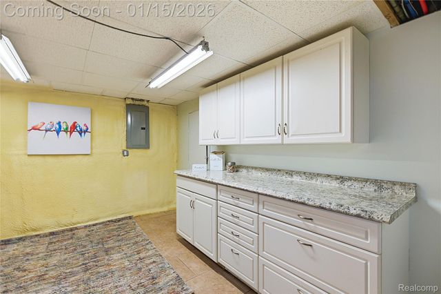 226 W La Salle Avenue, Royal Oak, MI 48073