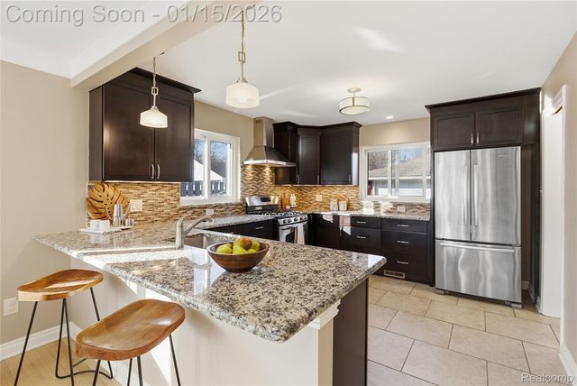 226 W La Salle Avenue, Royal Oak, MI 48073