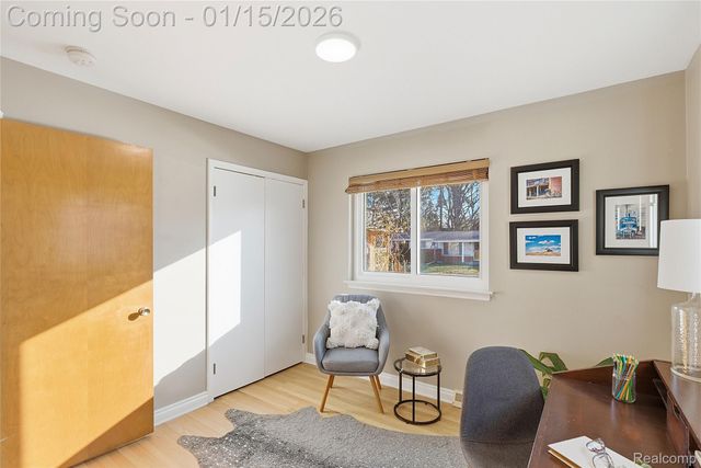 226 W La Salle Avenue, Royal Oak, MI 48073