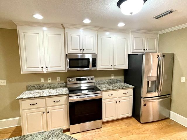 235 Princeton Dr, Dothan, AL 36301