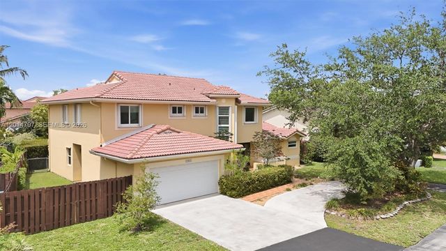 14941 SW 45th Ter, Miami, FL 33185