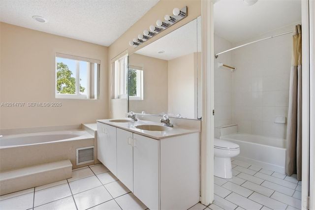 14941 SW 45th Ter, Miami, FL 33185