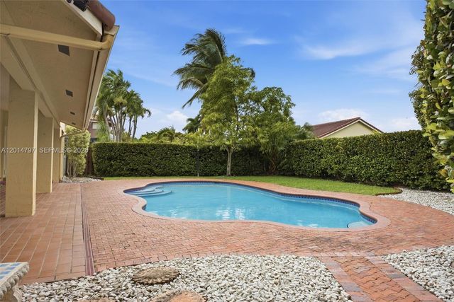 14941 SW 45th Ter, Miami, FL 33185